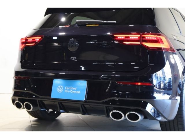 VOLKSWAGEN GOLF R