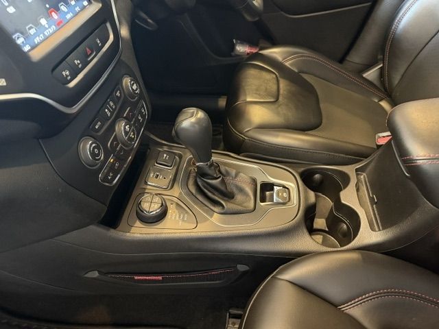 JEEP CHEROKEE
