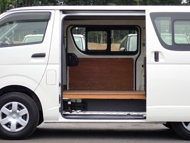 HIACE van 1.2t 2WD