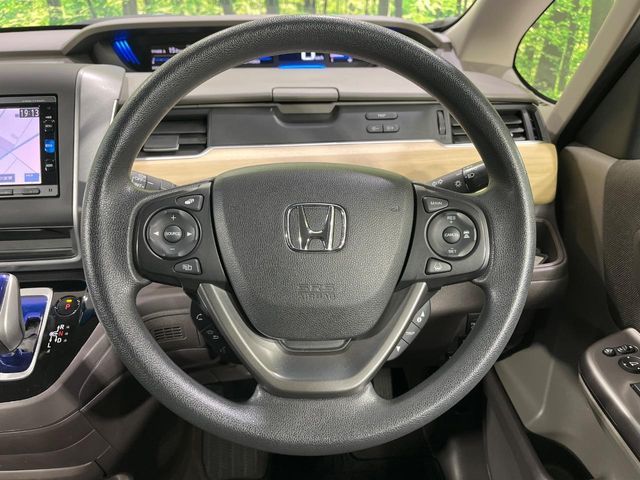 FREED HYBRID 4WD