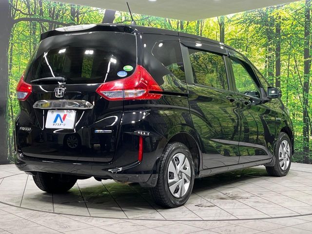 FREED HYBRID 4WD