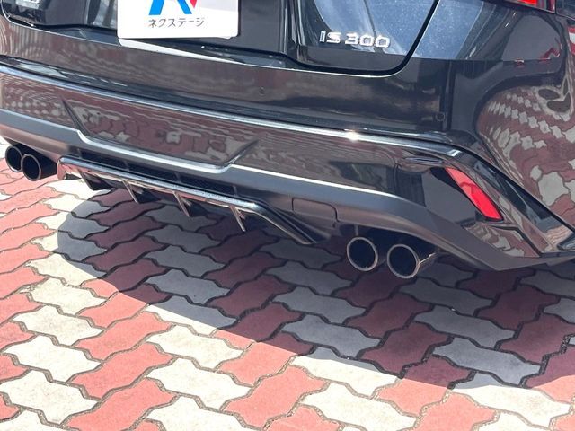 LEXUS IS300