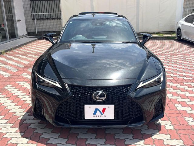 LEXUS IS300
