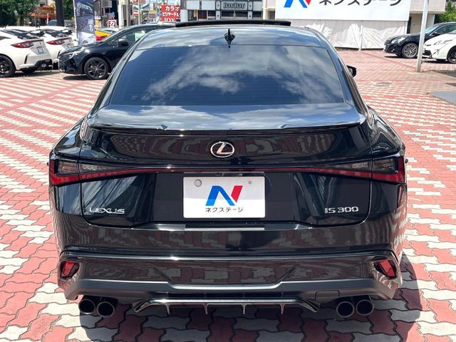 LEXUS IS300