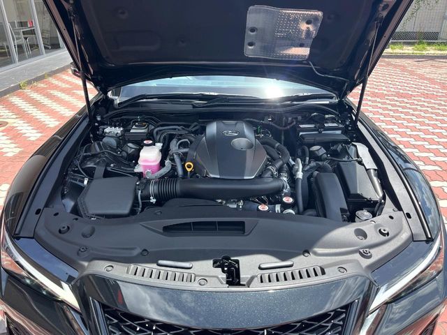 LEXUS IS300