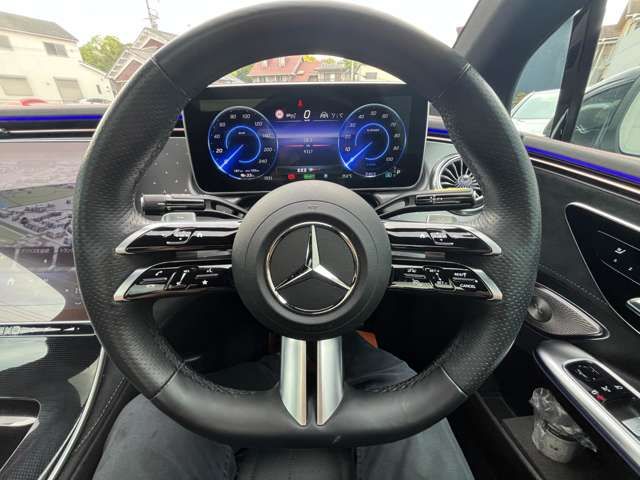MERCEDES BENZ EQE
