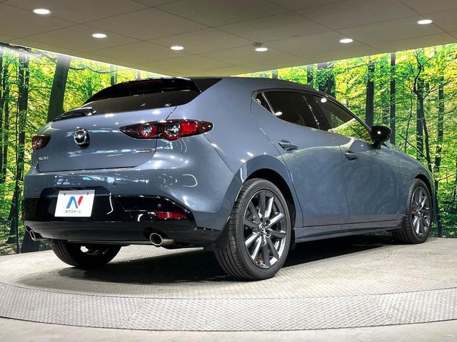 MAZDA3 FASTBACK