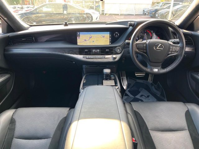 LEXUS LS500 4WD