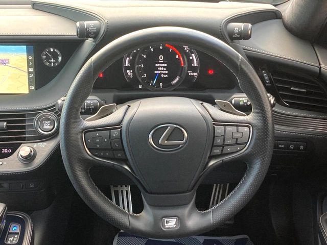 LEXUS LS500 4WD