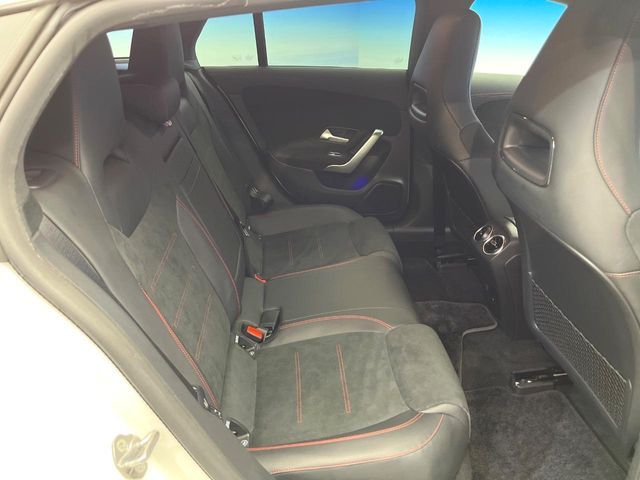 MERCEDES BENZ CLA Shooting Brake