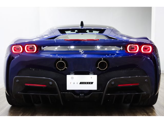 FERRARI SF90 Stradale