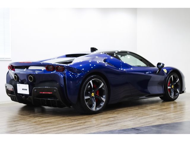 FERRARI SF90 Stradale