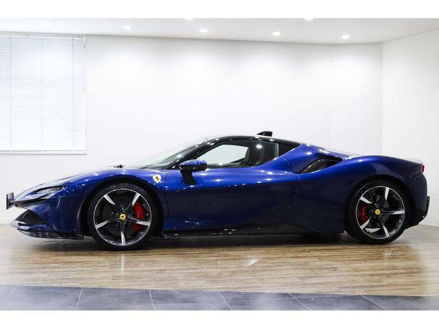 FERRARI SF90 Stradale