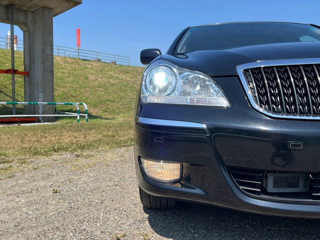CROWN MAJESTA 4WD