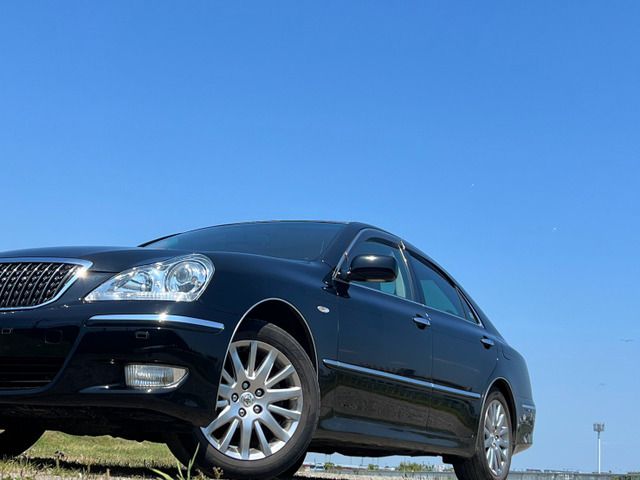 CROWN MAJESTA 4WD