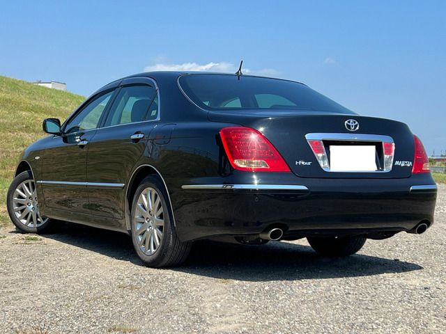 CROWN MAJESTA 4WD