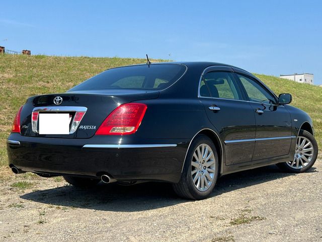 CROWN MAJESTA 4WD