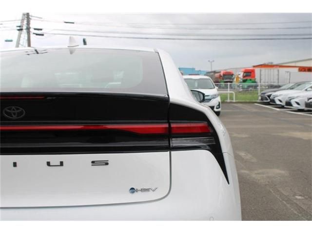 PRIUS 4WD