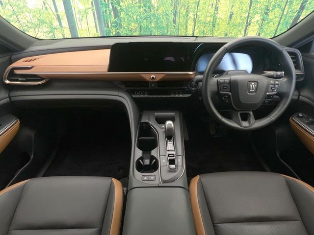CROWN CROSSOVER