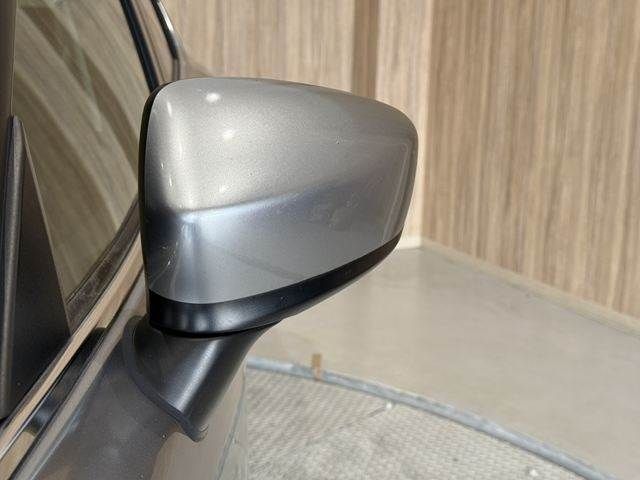 AXELA sedan