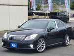 CROWN sedan