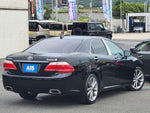 CROWN sedan