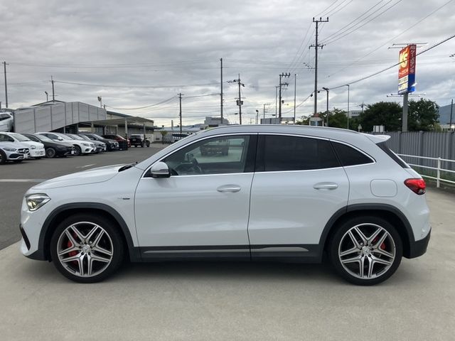MERCEDES AMG GLA class