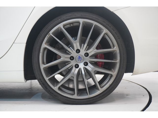 MASERATI GHIBLI Sedan