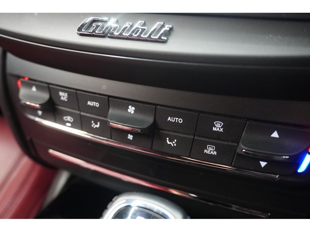 MASERATI GHIBLI Sedan