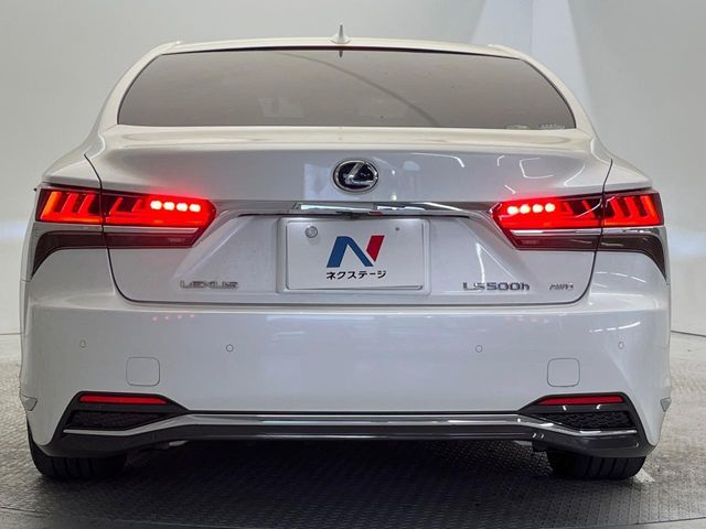 LEXUS LS500h 4WD