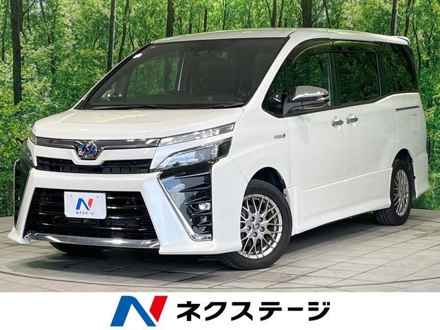 VOXY HYBRID