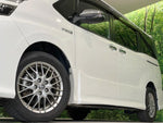 VOXY HYBRID