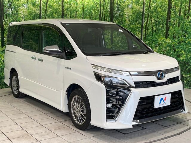 VOXY HYBRID