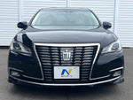 CROWN sedan hybrid