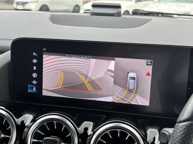 MERCEDES BENZ EQA