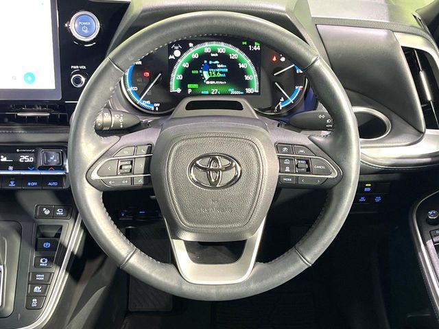VOXY HYBRID