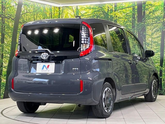 SIENTA HYBRID