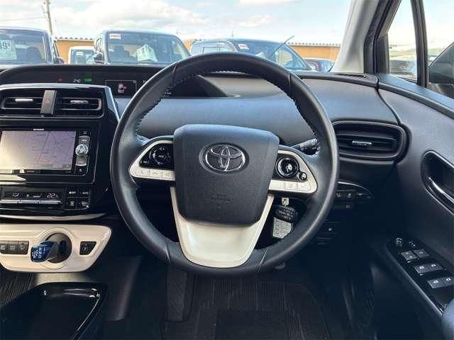 PRIUS 4WD