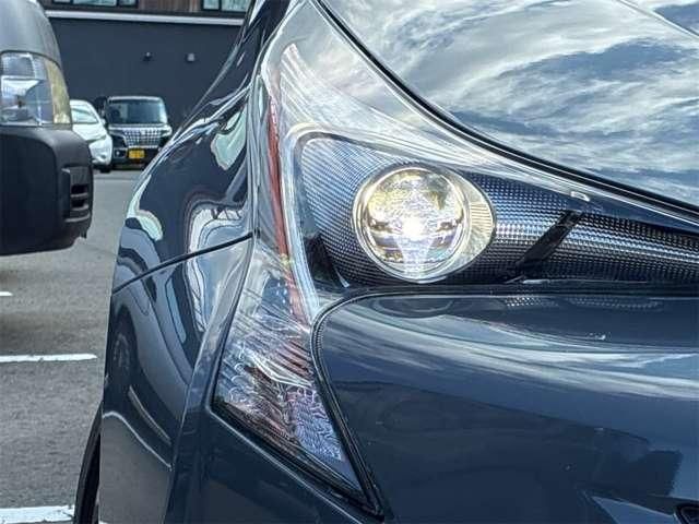 PRIUS 4WD