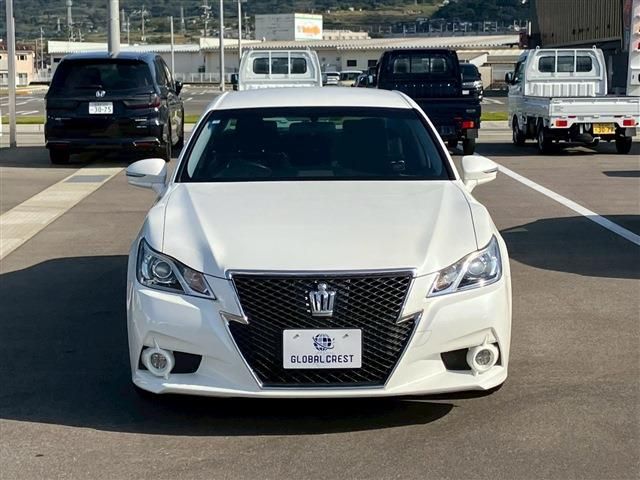 CROWN sedan