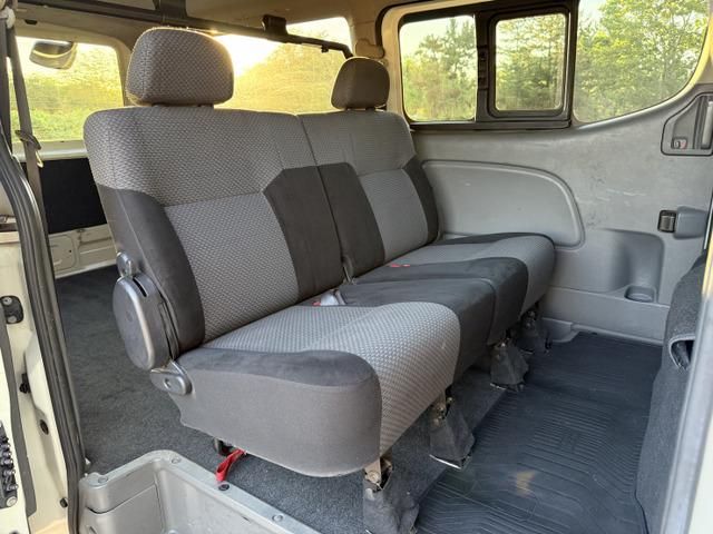 NV350 CARAVAN 4WD