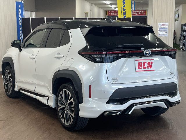 YARIS CROSS HYBRID