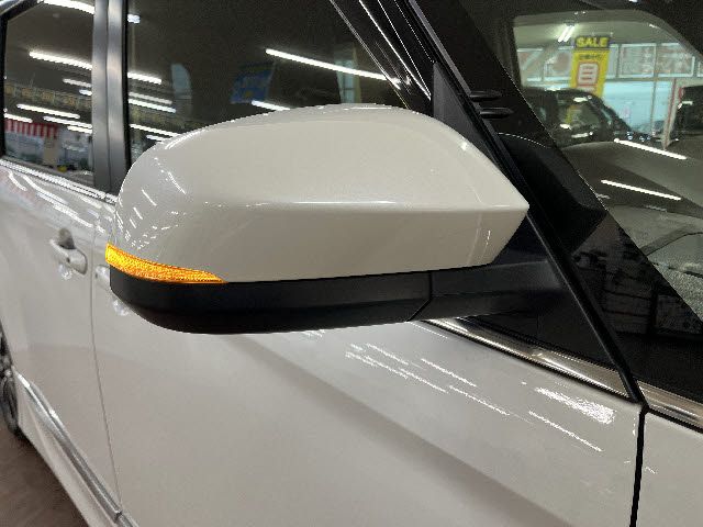 VOXY HYBRID