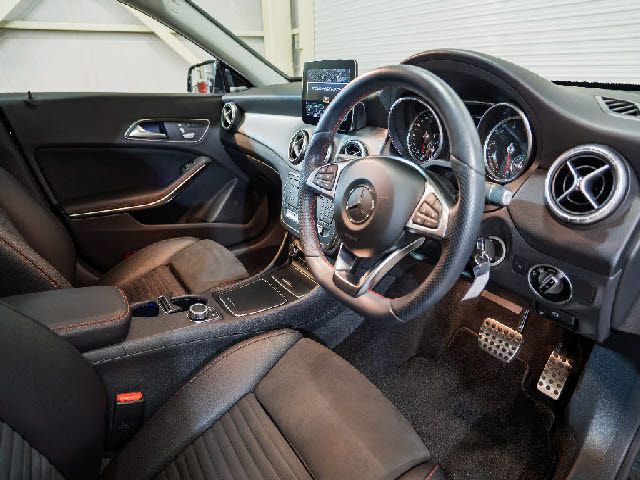 MERCEDES BENZ CLA Shooting Brake