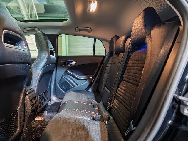 MERCEDES BENZ CLA Shooting Brake