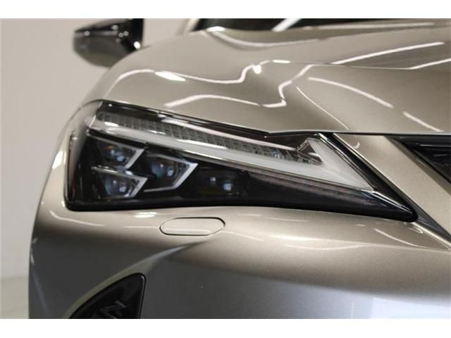 LEXUS UX200