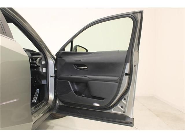 LEXUS UX200