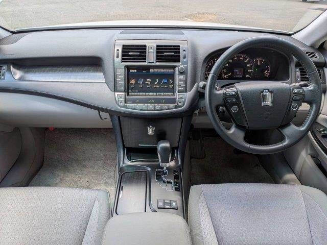 CROWN sedan