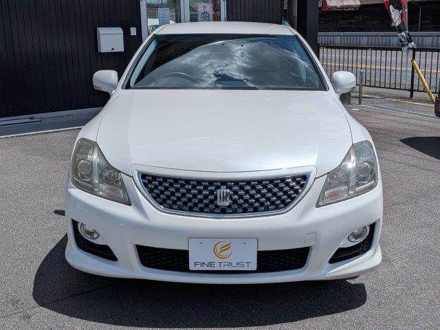 CROWN sedan
