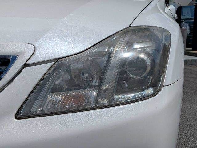 CROWN sedan